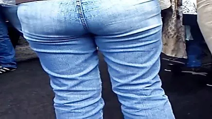 Đồ lót, phim sex cổ truyền con điếm